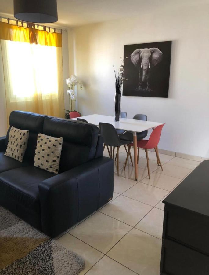 Grand Logement A 300 Metres De La Gare Mantes-la-Jolie Exteriör bild